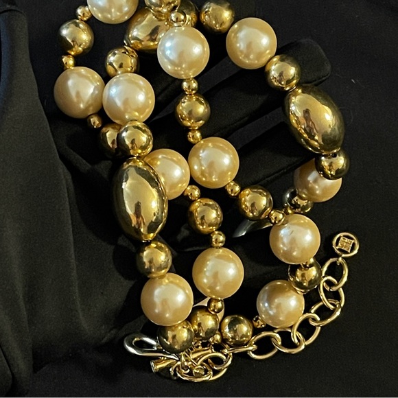 ✨Gorgeous Vintage Givenchy Runway Necklace - Picture 3 of 5